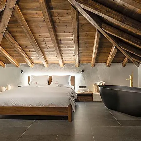 Unedo Seasons Boutique 4* Skotina