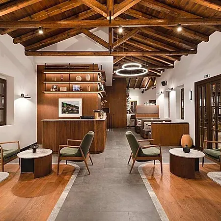 Unedo Seasons Boutique Hotel